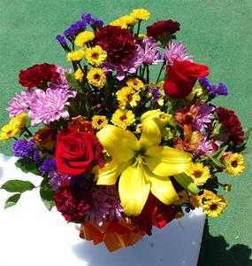 30. Large Fresh Bouquet Of Mixed Flowers